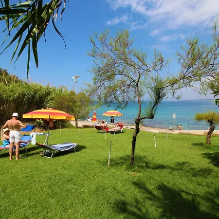 Luci Front House Hotel