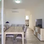Luci Front House Hotel *