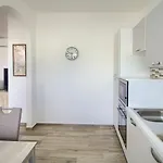 Luci Front House
