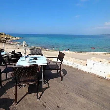 Luci Front House Hotel *