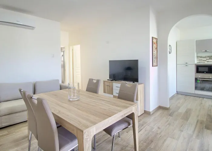 Luci Front Beach House Hotel Patù